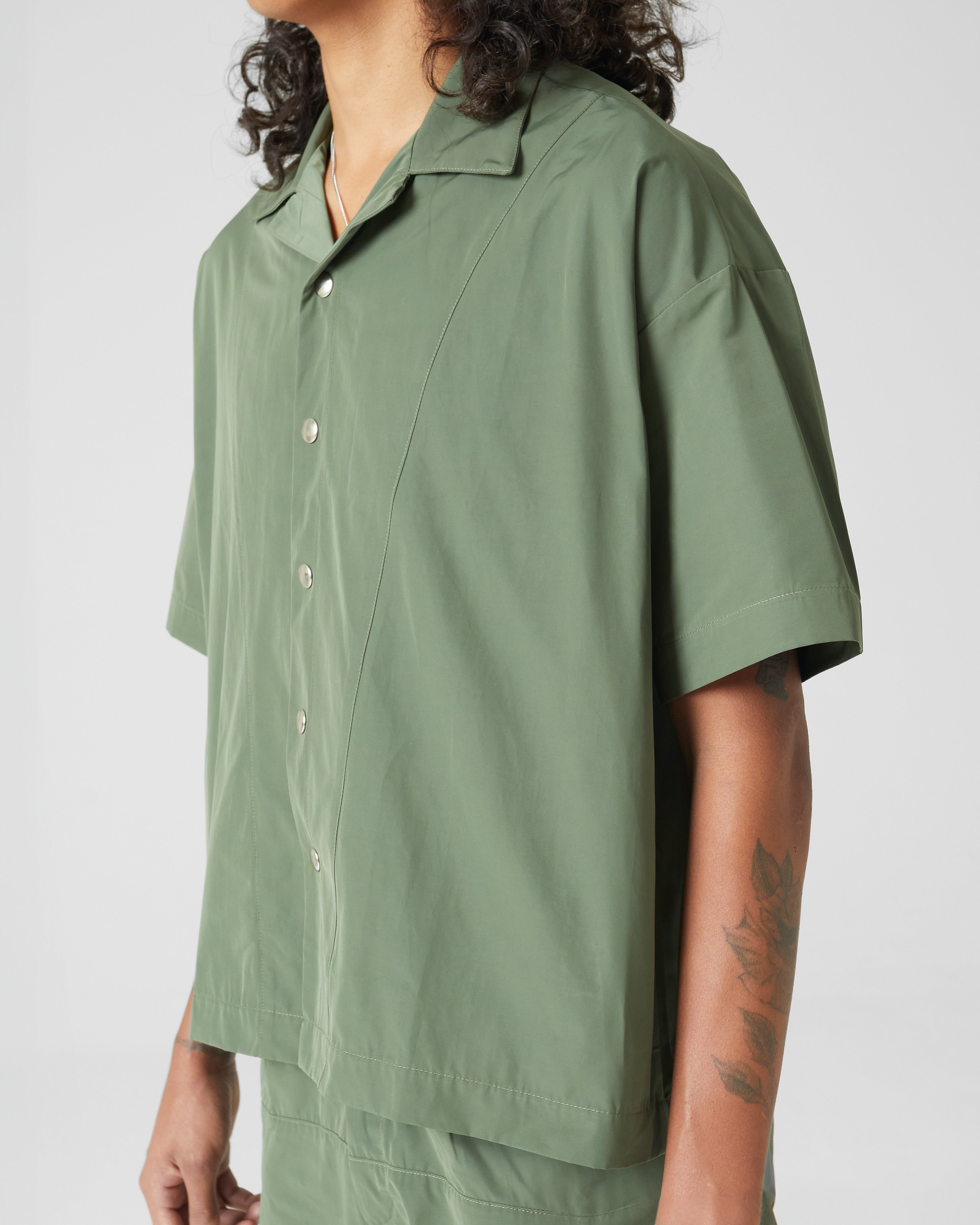 EGHO STUDIOS - CAMISA ARMY FOLHA